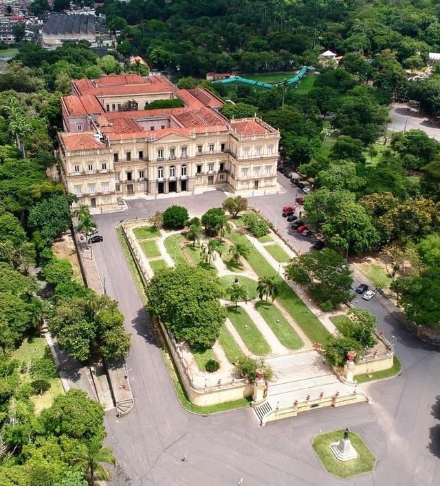 museu-nacional Brasil perde a memória com incêndio do Museu Nacional