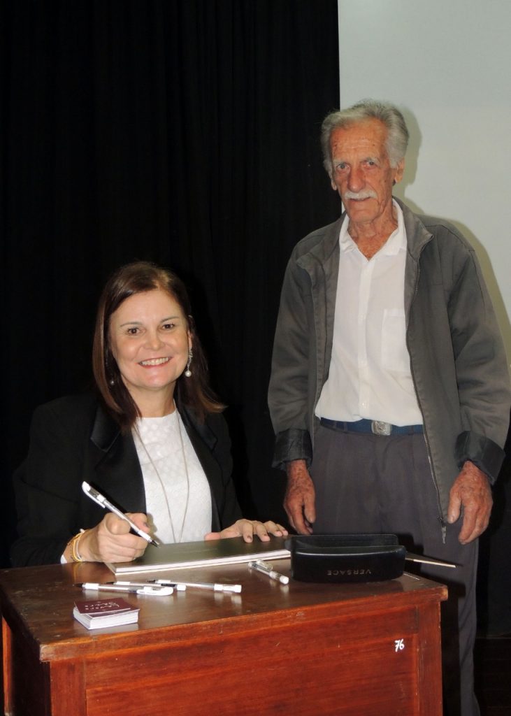 WhatsApp-Image-2019-09-30-at-11.06.08-1-731x1024 Mônica Seidel lança "Lavoro Sacro"