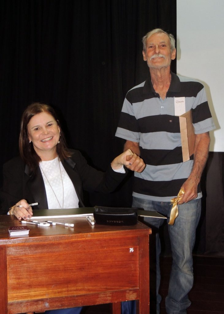 WhatsApp-Image-2019-09-30-at-11.06.09-1-731x1024 Mônica Seidel lança "Lavoro Sacro"