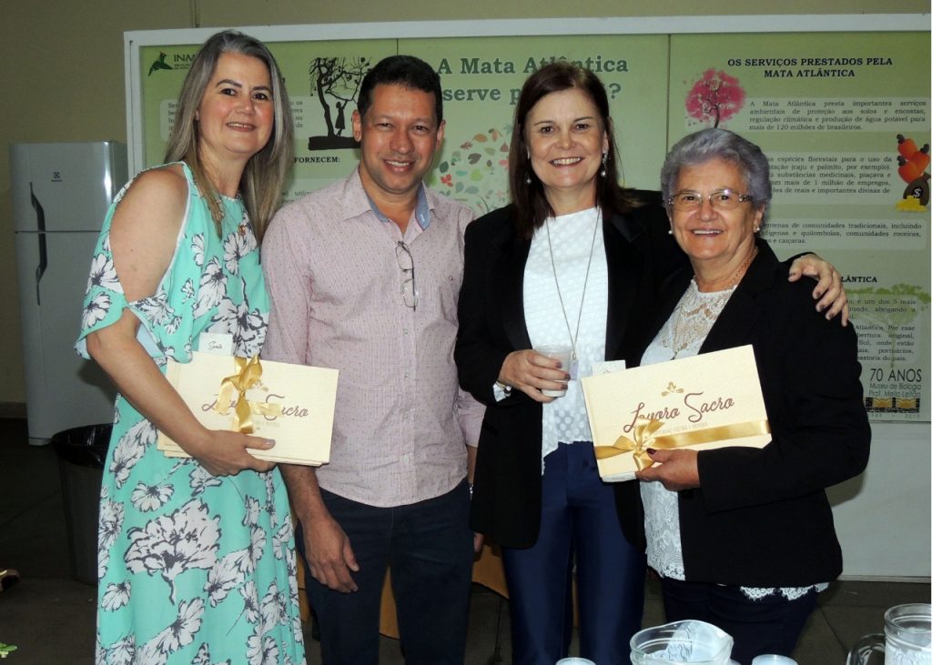 WhatsApp-Image-2019-09-30-at-11.06.12-1-1024x731 Mônica Seidel lança "Lavoro Sacro"