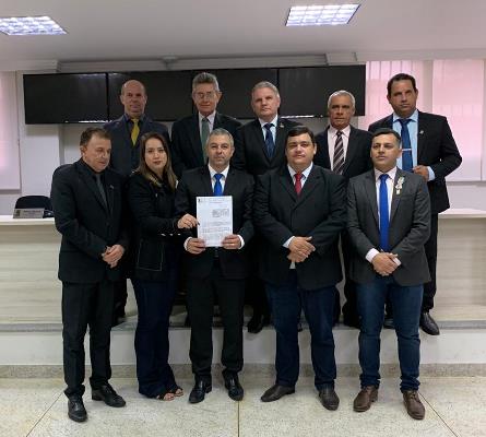 VEREADORES Câmara de Linhares propõe redução no número de vereadores e salário