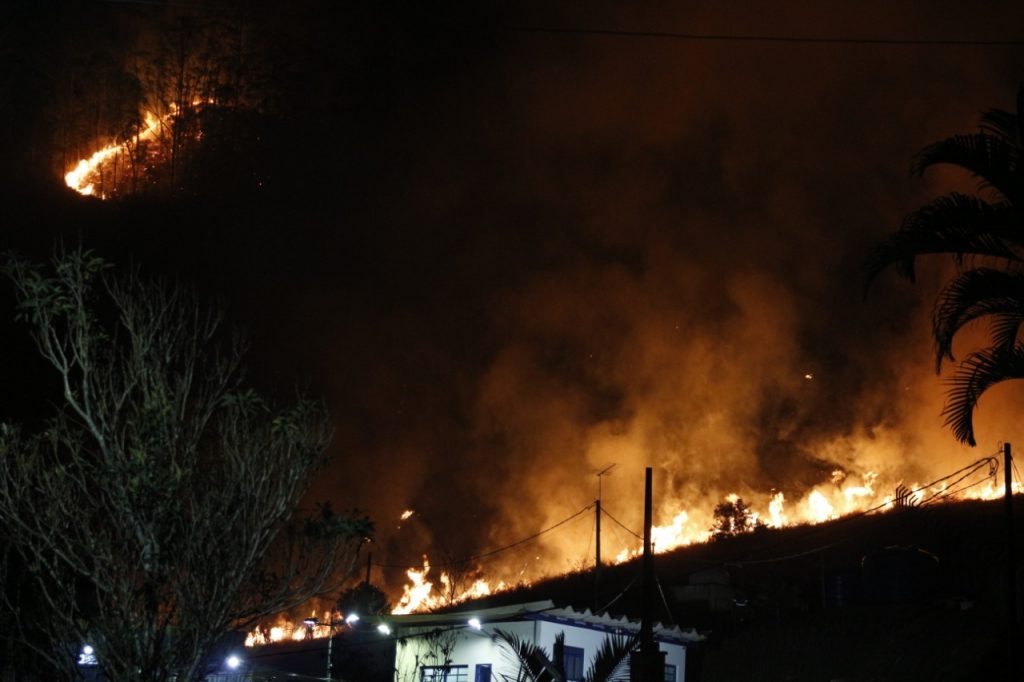 WhatsApp-Image-2020-09-08-at-19.25.04-1024x682 Incêndio em Santa Teresa preocupa moradores