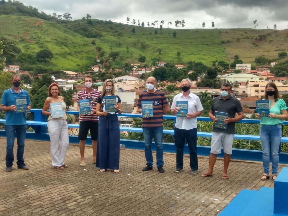 132051065_1462979287239133_8280025802424152758_n Livro conta a história de Patrimônio
