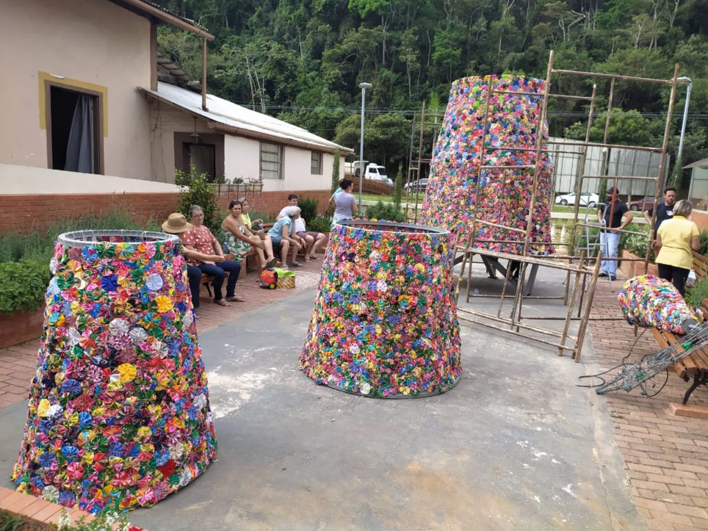 WhatsApp-Image-2020-12-14-at-20.34.14-1024x768 Fuxico na árvore de Natal em Santa Teresa