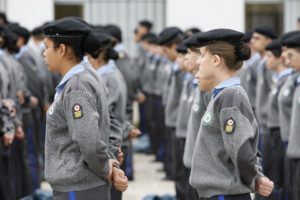 a0a1c65a7a1bb58dd1cc6cde33556220-gpLarge-300x200 Benefícios das escolas militares para os jovens