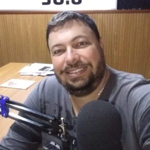 a52738b8-f2e4-4ec4-b23d-2eb9d14d33aa-300x300 Marcello Lima comemora 10 anos de rádio