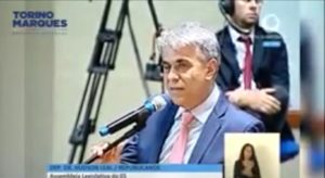 Hudson-Leal-300x164 Escândalo: Deputado denuncia grave ilegalidade da Sesa