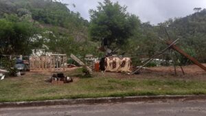 6ba90150-8c15-435e-9ca9-b3a789c80f29-300x169 Invasão de construções precárias preocupa moradores em Santa Teresa
