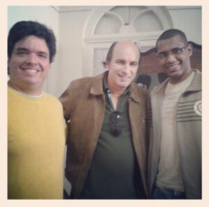 332ef2e1-7d97-4caa-a963-c4e67704d1f2-300x298 Thiago Alves, criar, fazer, organizar