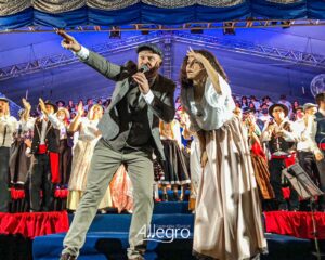 69ee7a97-11a5-499e-92e6-4d317a665c06-1-300x240 Musical  “Un Viaggio Nella Nostra Storia II” se apresenta na sexta (16)