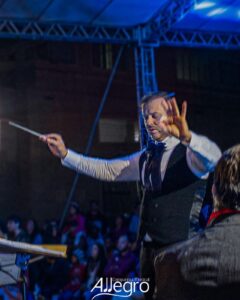 c6ca35db-e0e6-4bd5-87f8-021a3990d160-240x300 Santa Teresa - Mais um espetáculo musical em breve