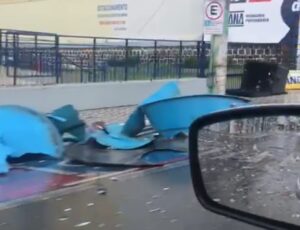 0512bd34-5965-4939-b05f-fac27b5df7a5-300x230 Temporal provoca estragos em Colatina nesta quinta
