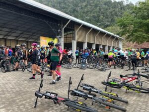7dfd6bff-5f05-40be-8f69-45c8b6880fbf-300x225 Adrenalina, beleza e raça no 2º passeio cicloturístico da terra do patrono da ecologia