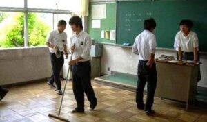 Awebic-Escolas-Japonesas-3-300x178 10 fatos sobre a educação japonesa para inspirar as escolas brasileiras