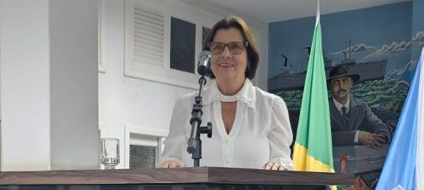 WhatsApp-Image-2024-05-14-at-14.11.20-e1715710983792 Edite Angeli lança seu novo livro Colocando sangue na escrita