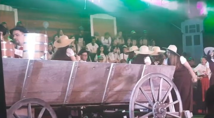 2b48db49-1e0c-4b2c-a749-c4740d4f4c4b "Noi Siamo La Prima Storia" musical revive a saga da imigração italiana em Santa Teresa