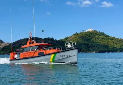 Marinha do ES ganha Super Lancha LSAR 