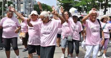 Caminhada abre campanha  de sensibilização contra a violência a idosos
