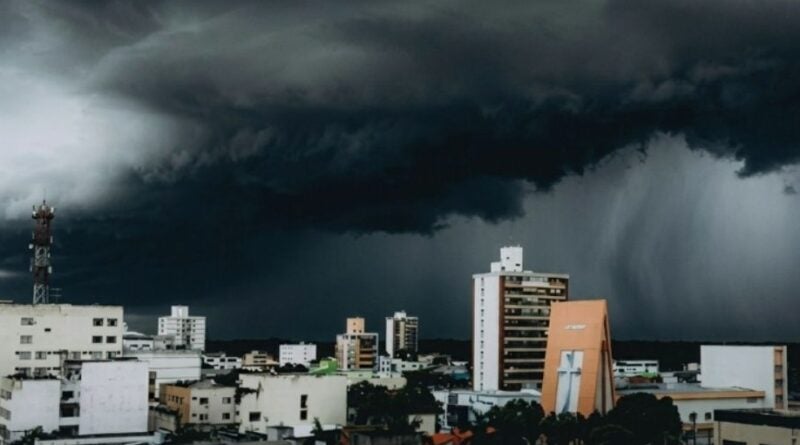 Novo ciclone deverá trazer frente fria com chuvas de até 200 mm no Brasil