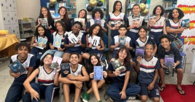 Alunos tem intercâmbio cultural com escritor chileno