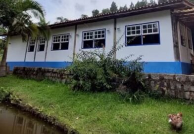 Dona da Casa um restaurante na fazenda, a beira do lago