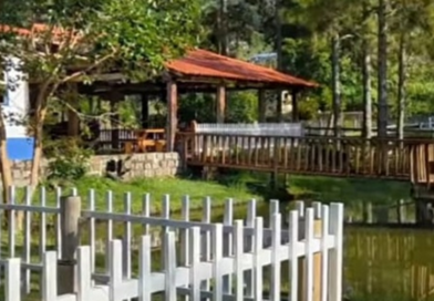 Dona da Casa um restaurante na fazenda, a beira do lago